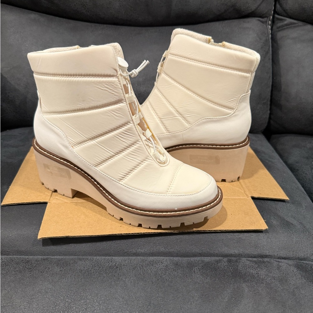 Blondo Waterproof Bootie in Cream Tone